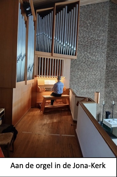 Jan aan de orgel